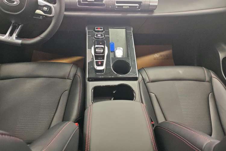 Used GAC Trumpchi EMKOO 2022 1.5T Supernova Pro Edition Gear Lever