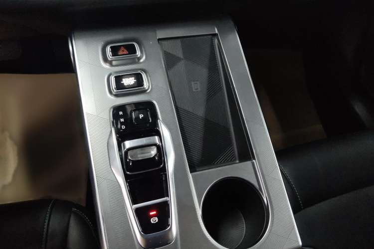 Used GAC Trumpchi EMKOO 2022 2.0 ATK TwinStar Pro Edition Gear Lever