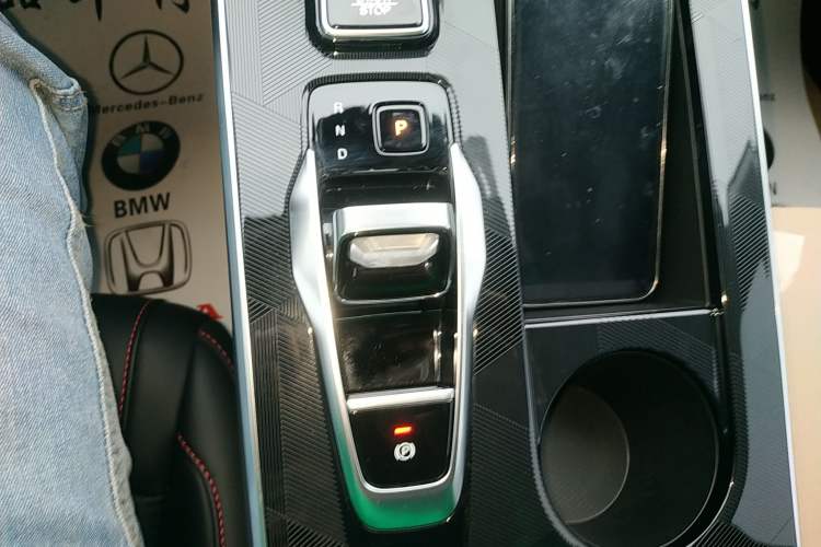 Used GAC Trumpchi EMKOO 2022 2.0 ATK TwinStar Pro Edition Gear Lever