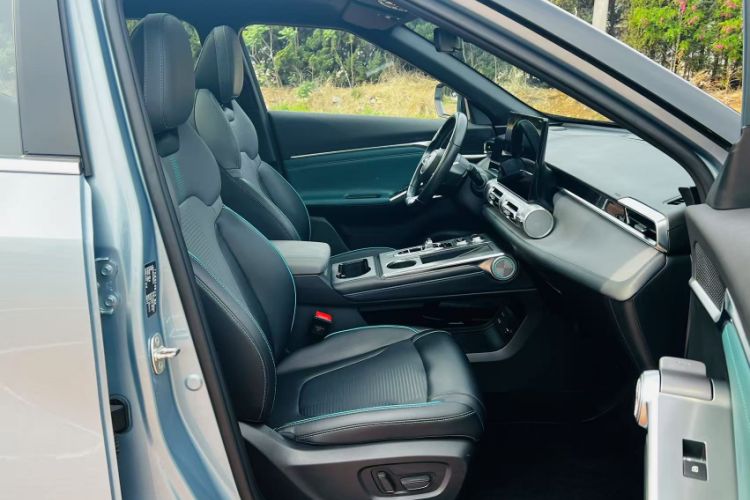 Used GAC Trumpchi EMKOO 2022 2.0 ATK TwinStar Pro Edition Interior 8