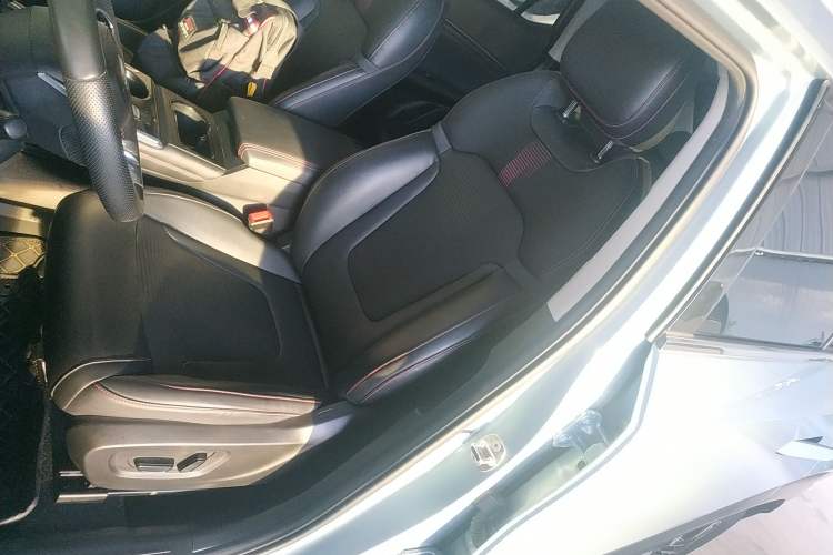 Used GAC Trumpchi EMKOO 2022 1.5T Supernova Pro Edition Left Front Seat