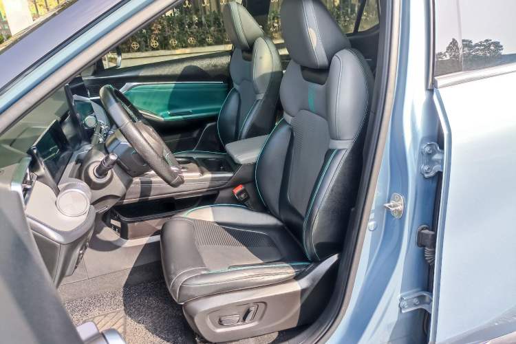 Used GAC Trumpchi EMKOO 2022 2.0 ATK TwinStar Pro Edition Left Front Seat