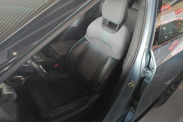 Used GAC Trumpchi EMKOO 2022 2.0 ATK TwinStar Pro Edition Left Front Seat
