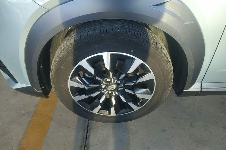 Used GAC Trumpchi EMKOO 2022 1.5T Supernova Pro Edition Left Front Wheel Hub