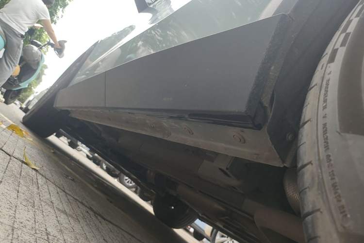 Used GAC Trumpchi EMKOO 2022 1.5T Supernova Edition Left Side Sill