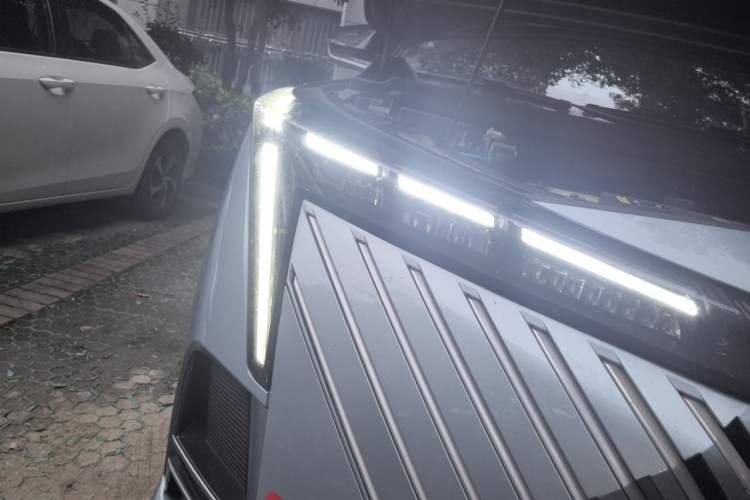 Used GAC Trumpchi EMKOO 2022 2.0 ATK TwinStar Pro Edition Right Front Headlight