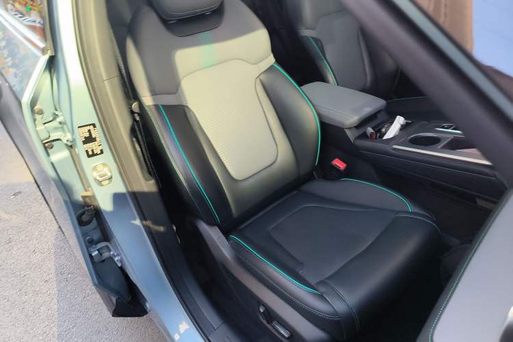 Used GAC Trumpchi EMKOO 2022 1.5T Supernova Pro Edition Right Front Seat