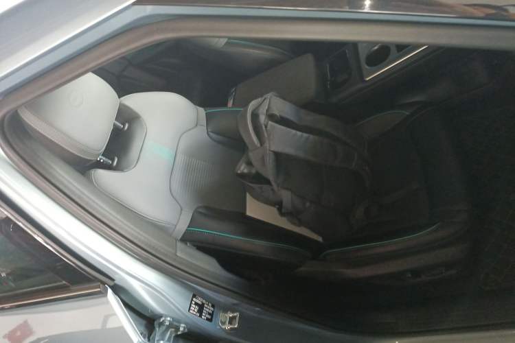Used GAC Trumpchi EMKOO 2022 2.0 ATK TwinStar Pro Edition Right Front Seat