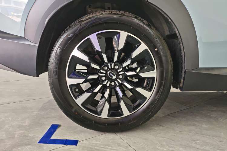 Used GAC Trumpchi EMKOO 2022 1.5T Supernova Pro Edition Right Front Wheel Hub