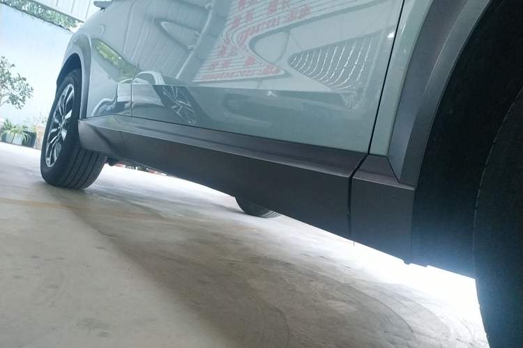 Used GAC Trumpchi EMKOO 2022 1.5T Supernova Pro Edition Right Side Sill