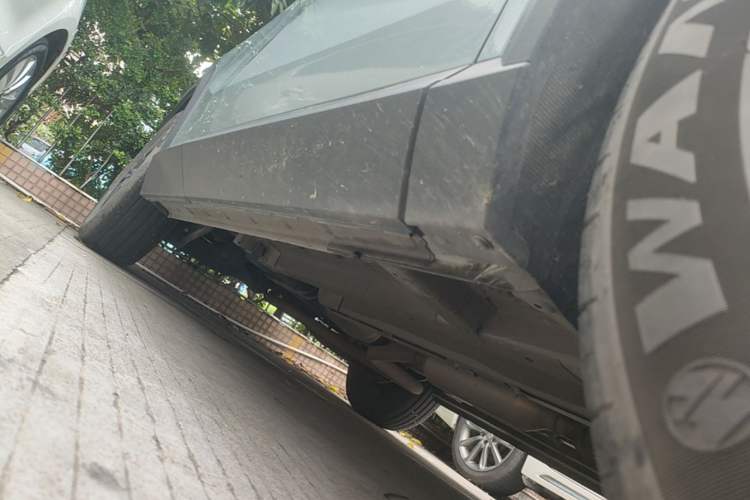 Used GAC Trumpchi EMKOO 2022 1.5T Supernova Edition Right Side Sill