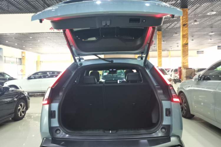Used GAC Trumpchi EMKOO 2022 2.0 ATK TwinStar Pro Edition Trunk