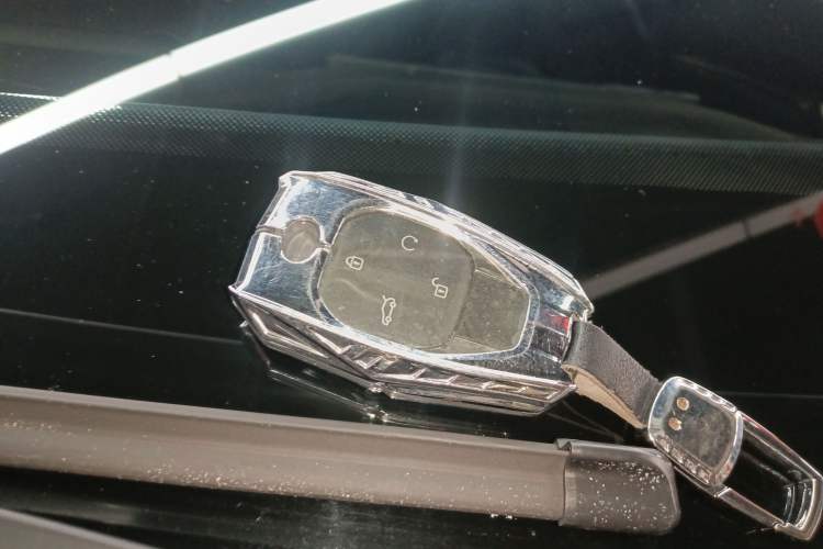Used GAC Trumpchi EMKOO 2022 2.0 ATK TwinStar Pro Edition Vehicle Key