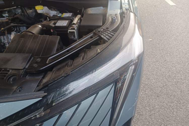 Used GAC Trumpchi EMKOO 2022 1.5T Supernova Pro Edition Engine Bay Left