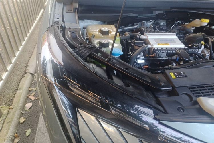 Used GAC Trumpchi EMKOO 2022 1.5T Supernova Pro Edition Engine Bay Right