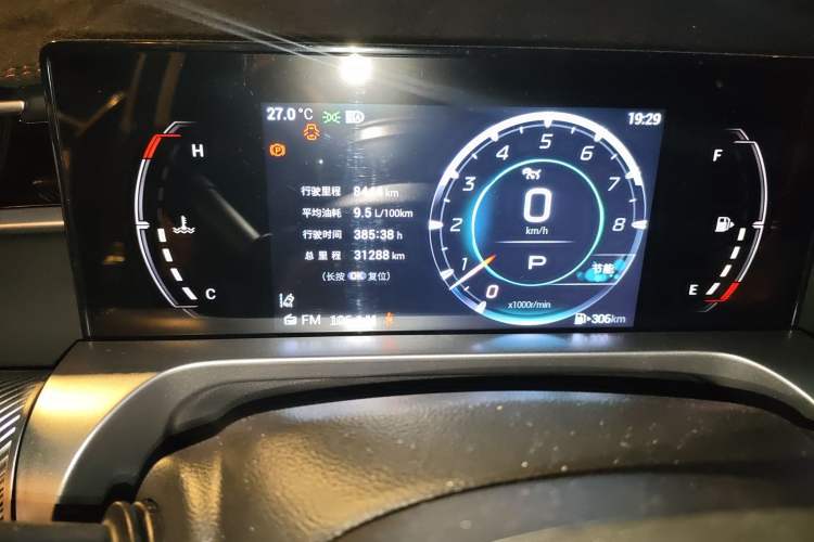 Used GAC Trumpchi EMKOO 2022 1.5T Supernova Edition Odometer Close Up