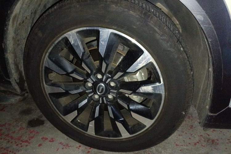 Used GAC Trumpchi EMKOO 2022 1.5T Supernova Max Edition Right Front Wheel Hub