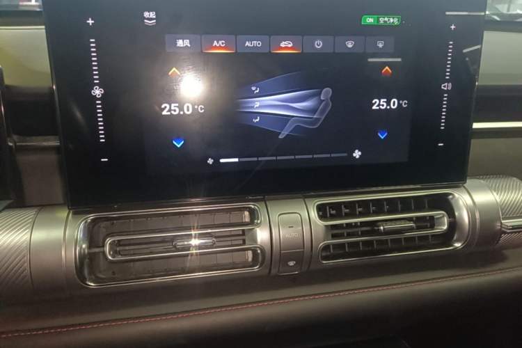 Used GAC Trumpchi EMKOO 2022 1.5T Supernova Edition Audio And AC Panel