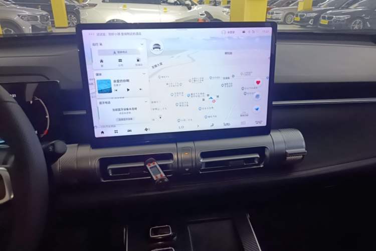 Used GAC Trumpchi EMKOO 2022 2.0T Neutron Star Pro Edition Audio And AC Panel