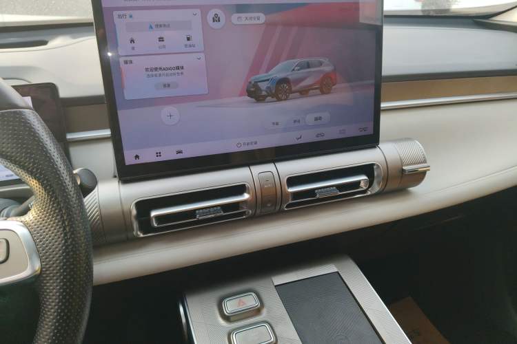 Used GAC Trumpchi EMKOO 2022 1.5T Supernova Max Edition Audio And AC Panel