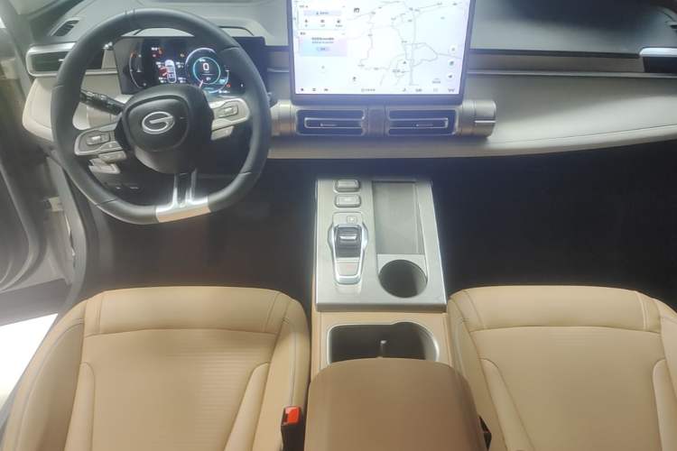 Used GAC Trumpchi EMKOO 2022 1.5T Supernova Pro Edition Center Console