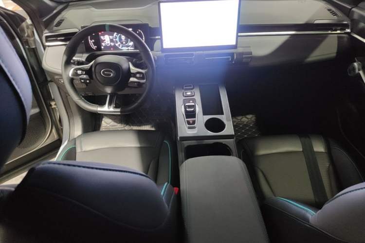 Used GAC Trumpchi EMKOO 2022 1.5T Supernova Pro Edition Center Console
