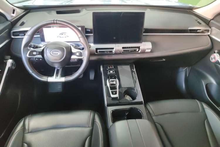 Used GAC Trumpchi EMKOO 2022 1.5T Supernova Max Edition Center Console