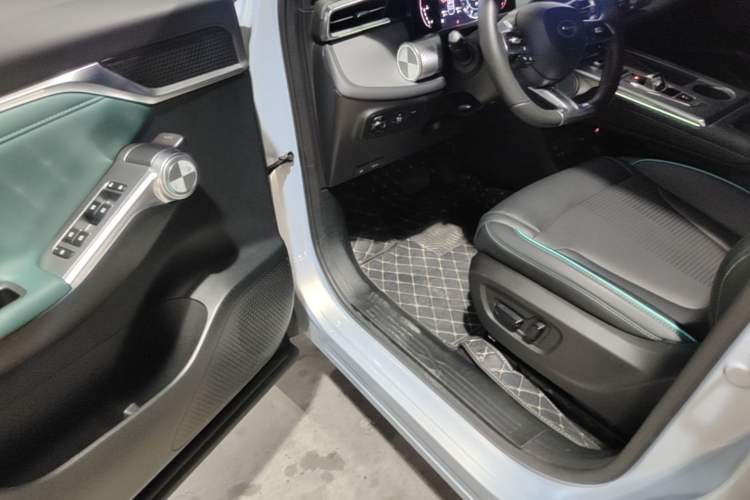 Used GAC Trumpchi EMKOO 2022 1.5T Supernova Pro Edition Driver Seat