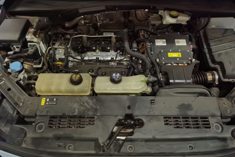 Used GAC Trumpchi EMKOO 2022 2.0 ATK TwinStar Pro Edition Engine Bay
