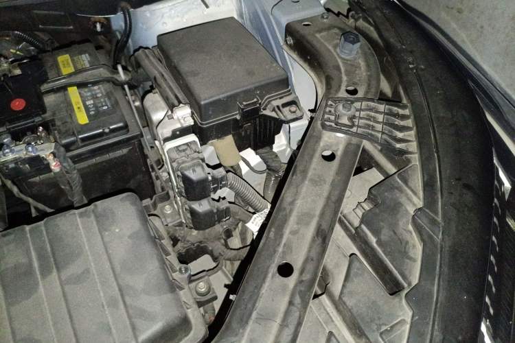 Used GAC Trumpchi EMKOO 2022 1.5T Supernova Max Edition Engine Bay Left