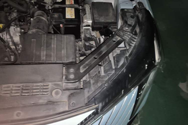 Used GAC Trumpchi EMKOO 2022 1.5T Supernova Pro Edition Engine Bay Left