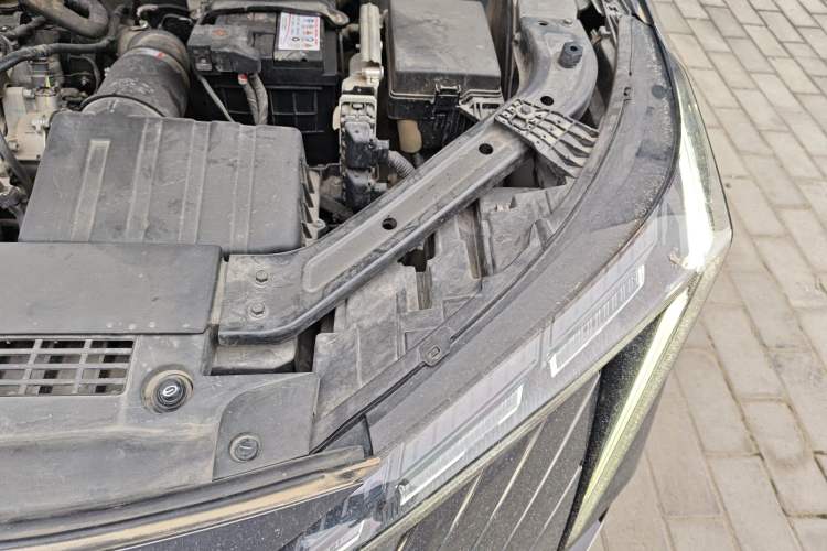 Used GAC Trumpchi EMKOO 2022 1.5T Supernova Pro Edition Engine Bay Left