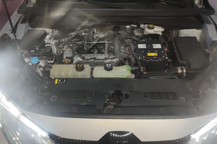 Used GAC Trumpchi EMKOO 2022 2.0 ATK TwinStar Pro Edition Engine Bay