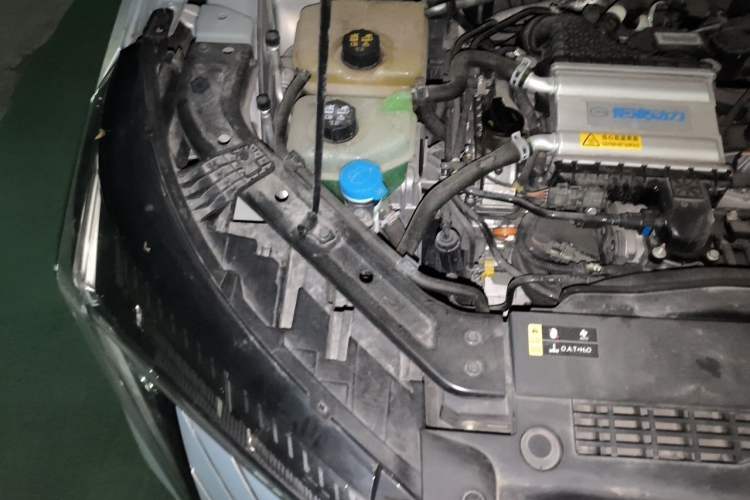 Used GAC Trumpchi EMKOO 2022 1.5T Supernova Pro Edition Engine Bay Right