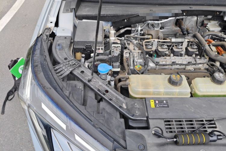 Used GAC Trumpchi EMKOO 2022 2.0 ATK Gemini Edition Engine Bay Right