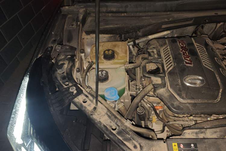 Used GAC Trumpchi EMKOO 2022 1.5T Supernova Pro Edition Engine Bay Right