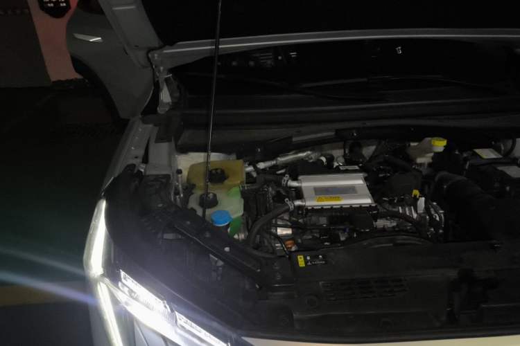 Used GAC Trumpchi EMKOO 2022 1.5T Supernova Pro Edition Engine Bay Right