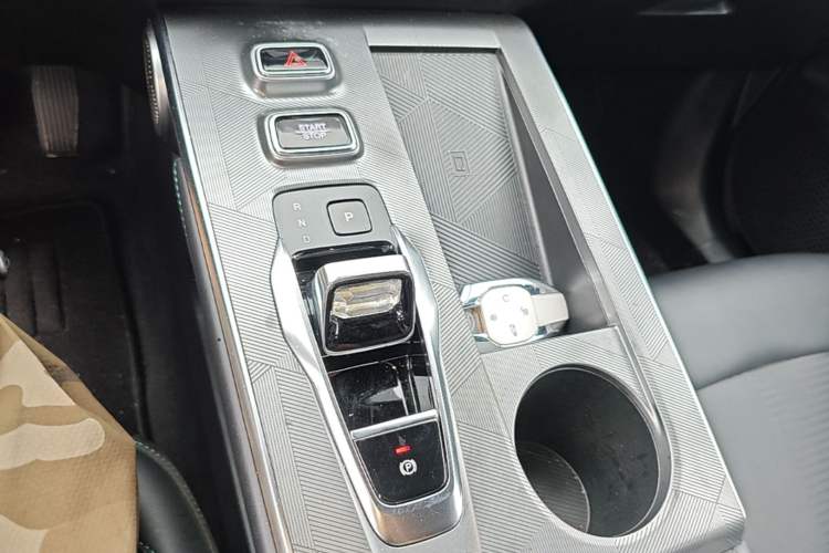 Used GAC Trumpchi EMKOO 2022 1.5T Supernova Pro Edition Gear Lever