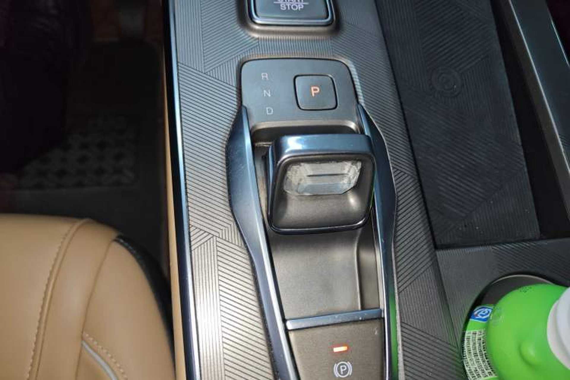 Used GAC Trumpchi EMKOO 2022 1.5T Supernova Max Edition Gear Lever