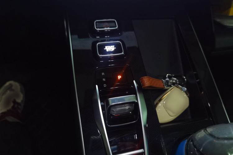 Used GAC Trumpchi EMKOO 2022 2.0 ATK TwinStar Pro Edition Gear Lever