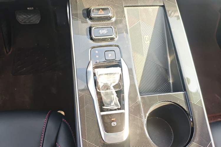 Used GAC Trumpchi EMKOO 2022 1.5T Supernova Pro Edition Gear Lever