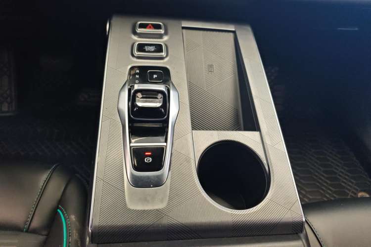 Used GAC Trumpchi EMKOO 2022 1.5T Supernova Pro Edition Gear Lever