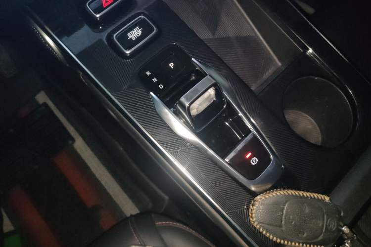 Used GAC Trumpchi EMKOO 2022 1.5T Supernova Pro Edition Gear Lever