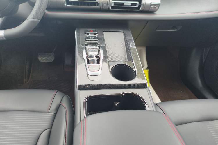 Used GAC Trumpchi EMKOO 2022 1.5T Supernova Pro Edition Gear Lever