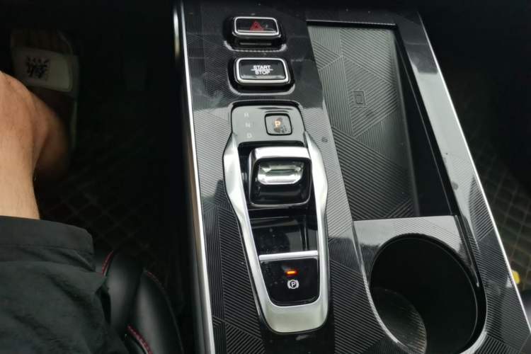 Used GAC Trumpchi EMKOO 2022 1.5T Supernova Pro Edition Gear Lever