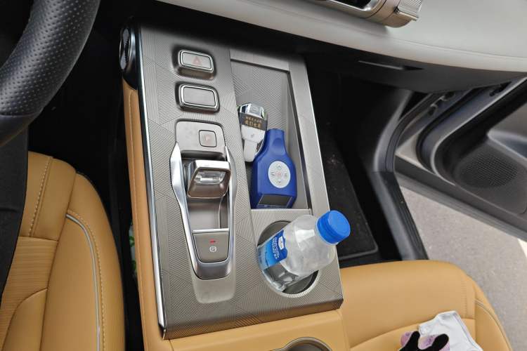 Used GAC Trumpchi EMKOO 2022 2.0 ATK Gemini Edition Gear Lever