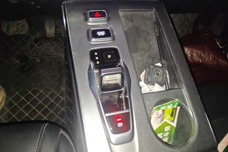 Used GAC Trumpchi EMKOO 2022 1.5T Supernova Pro Edition Gear Lever