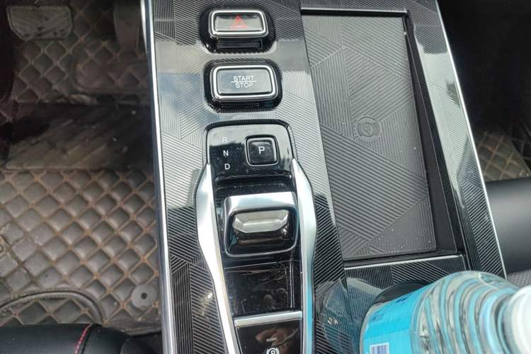 Used GAC Trumpchi EMKOO 2022 1.5T Supernova Max Edition Gear Lever