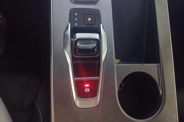 Used GAC Trumpchi EMKOO 2022 1.5T Supernova Pro Edition Gear Lever