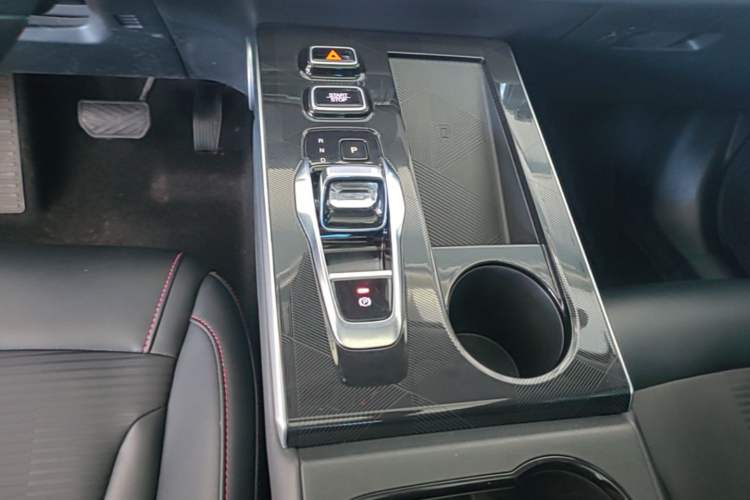 Used GAC Trumpchi EMKOO 2022 1.5T Supernova Pro Edition Gear Lever